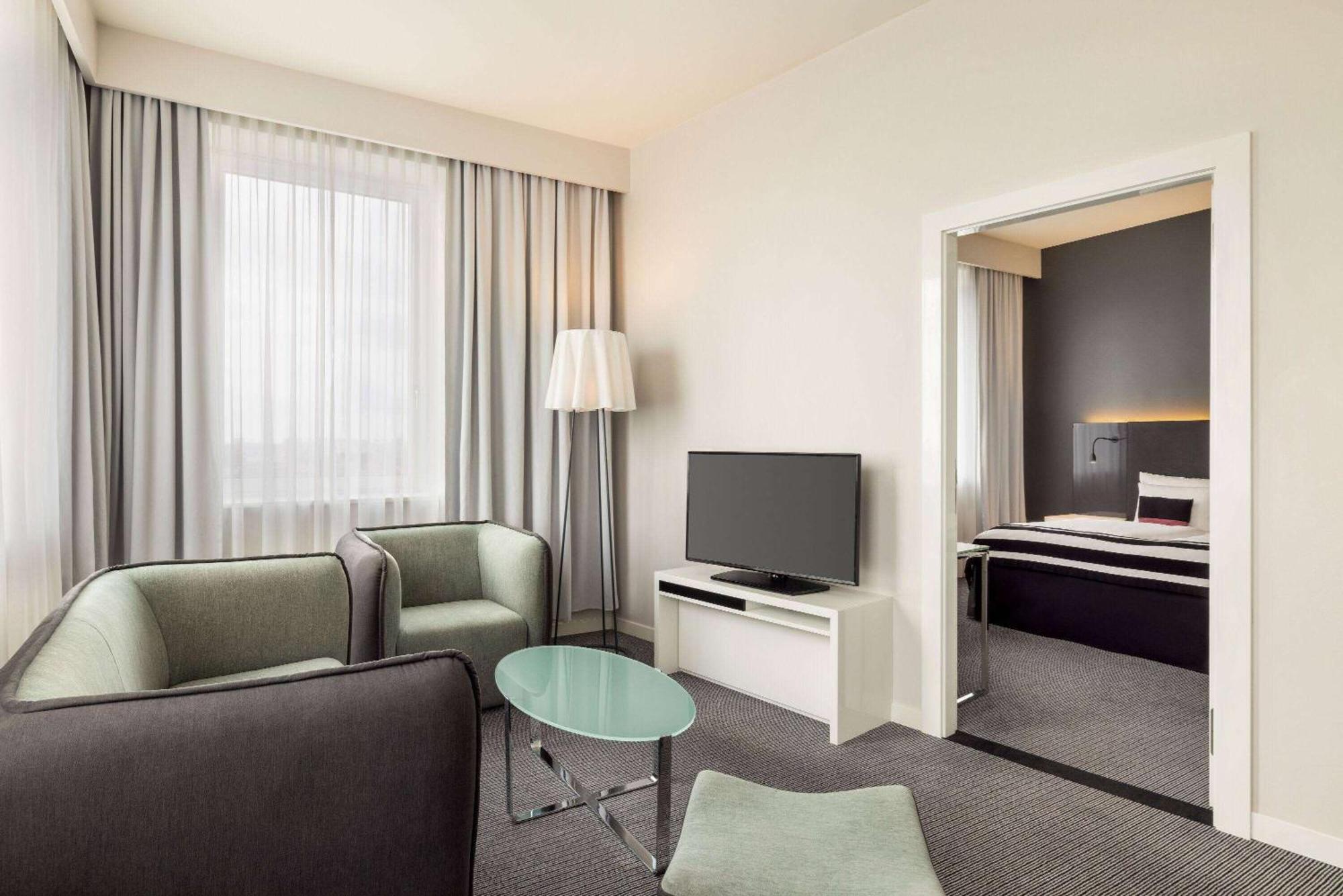 Vienna House By Wyndham Andel'S Berlin Hotel Bagian luar foto
