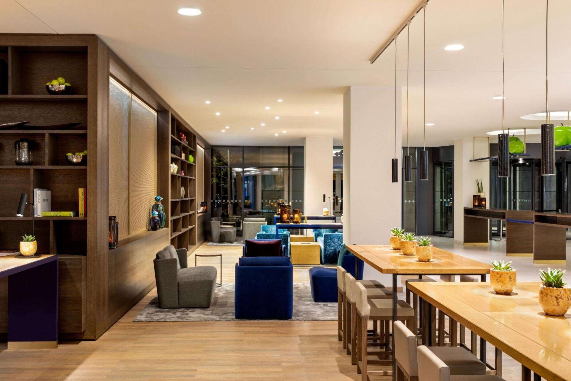 Vienna House By Wyndham Andel'S Berlin Hotel Bagian luar foto