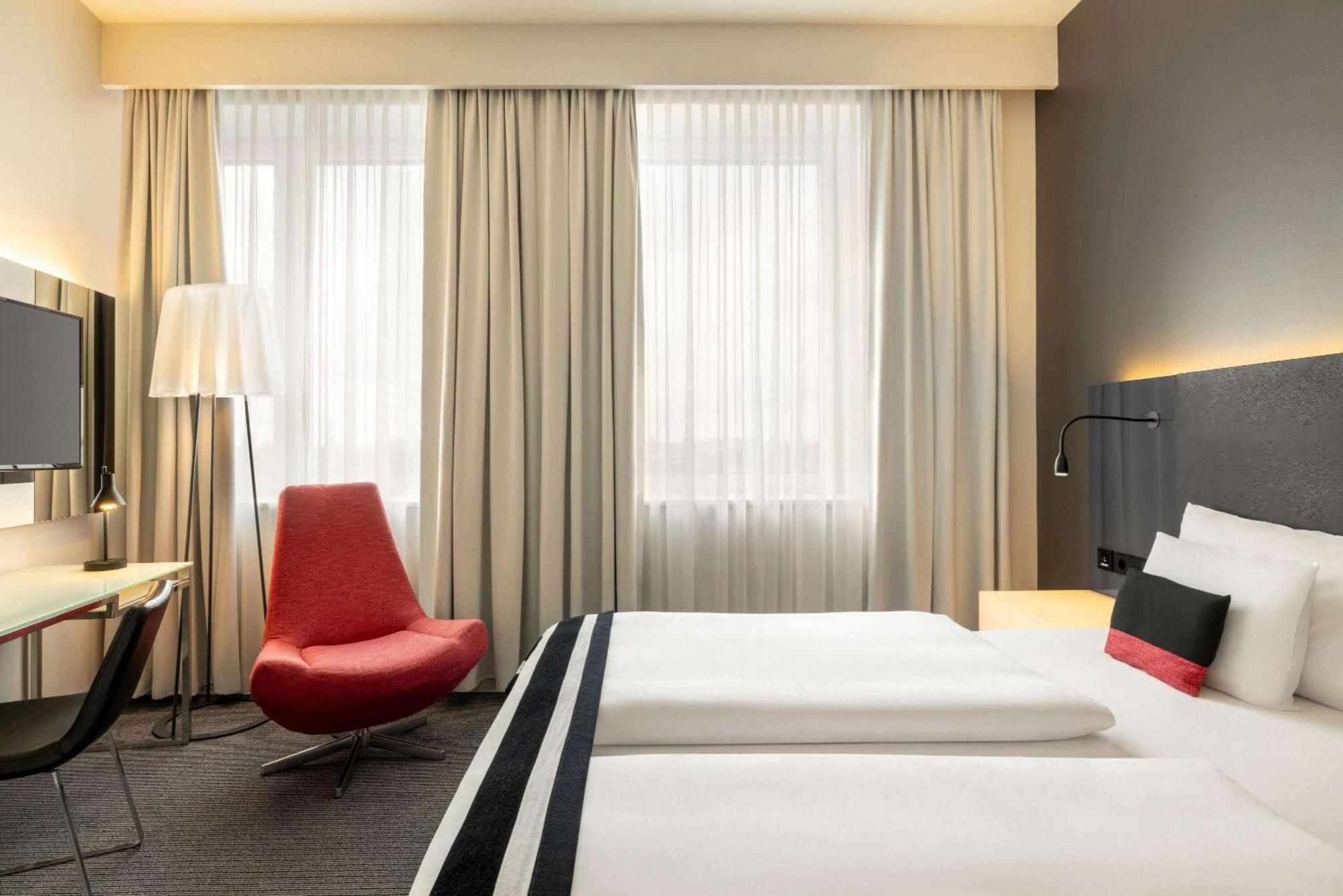 Vienna House By Wyndham Andel'S Berlin Hotel Bagian luar foto