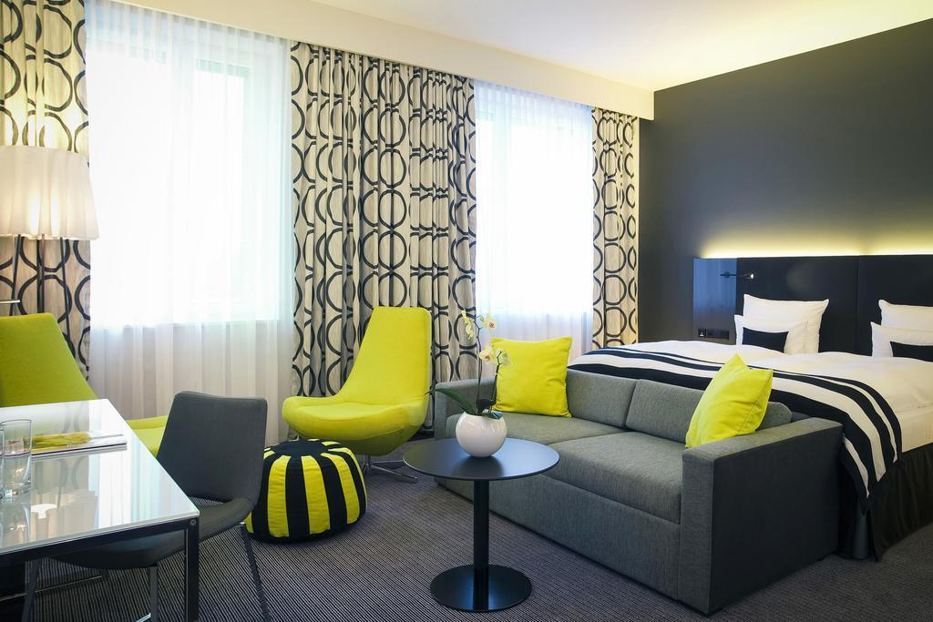 Vienna House By Wyndham Andel'S Berlin Hotel Bagian luar foto
